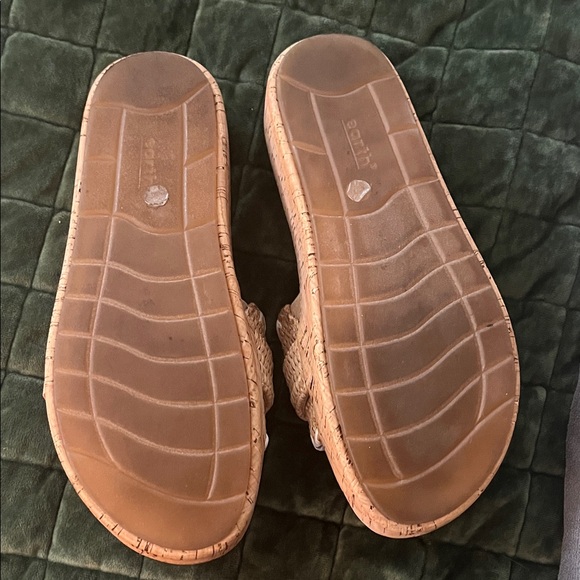 Earth Women's Woven Beige Sandals - Picture 5 of 5